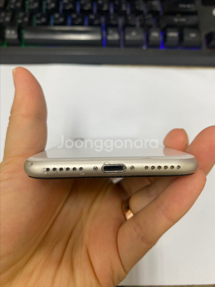 아이폰SE3 스타라이트 액정SS급 64GB 무잔상--5