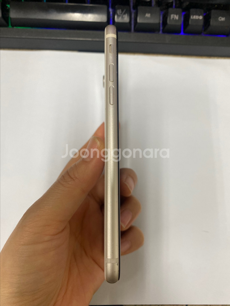 아이폰SE3 스타라이트 액정SS급 64GB 무잔상--6