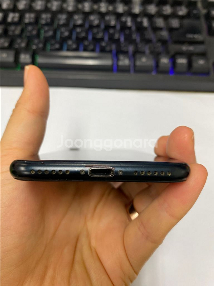 아이폰SE3 미드나잇 A급 64GB 무잔상--5