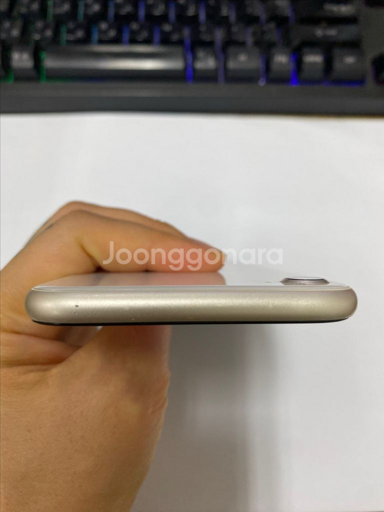 아이폰SE3 스타라이트 A급 128GB 무잔상--3