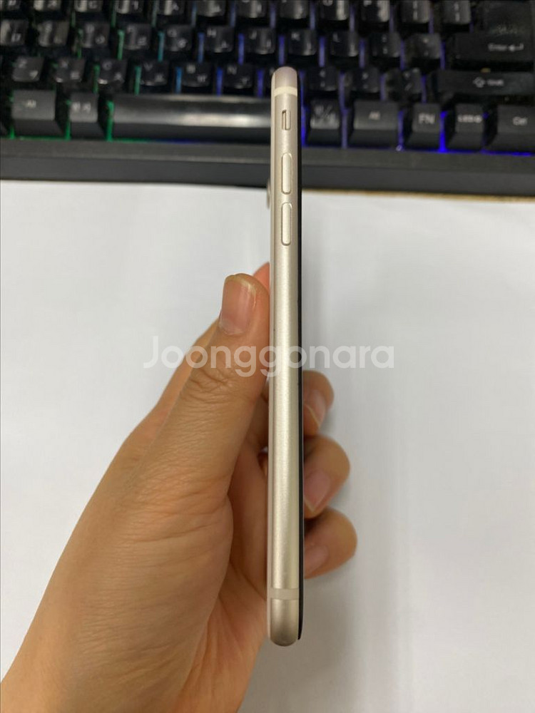 아이폰SE3 스타라이트 A급 128GB 무잔상--4
