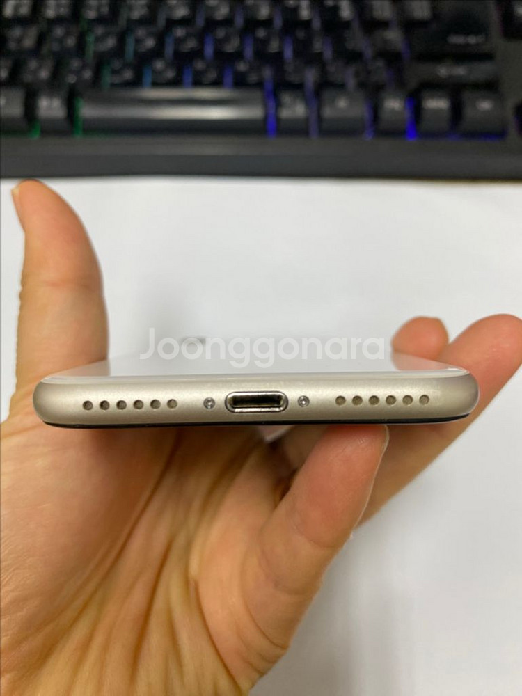 아이폰SE3 스타라이트 A급 128GB 무잔상--5