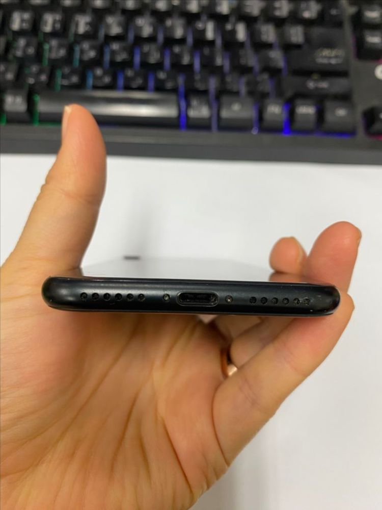 .아이폰SE2 블랙 A급 64GB 무잔상 배터리100%--6