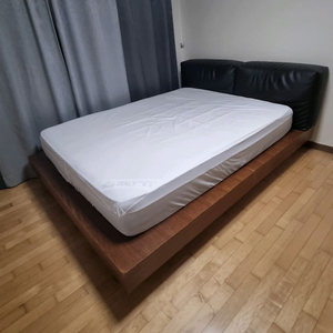 이태리소가죽 헤드 원목침대 프레임