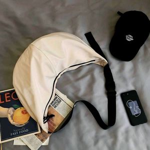 반달크로스백<데일리백>스쿨백<남여공용>새상품<무배>