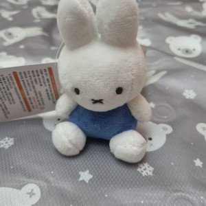 새상품) 미피 시팅 가방고리 8cm 블루 키링 인형