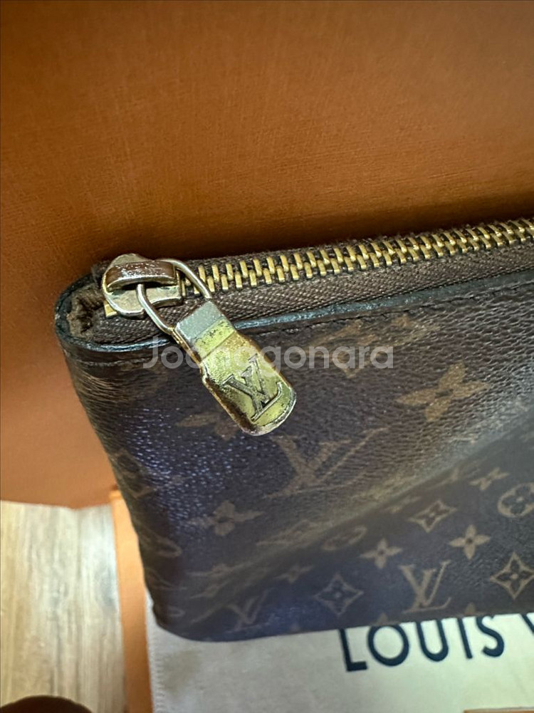 루이비통 에튀보야주 클러치백--1