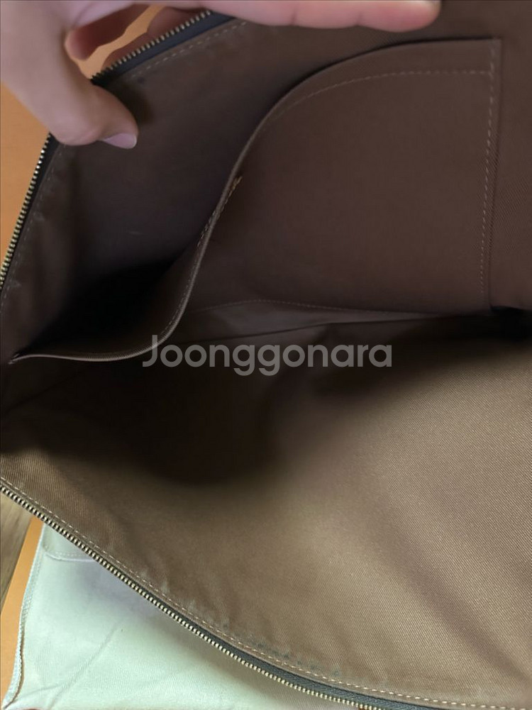 루이비통 에튀보야주 클러치백--3