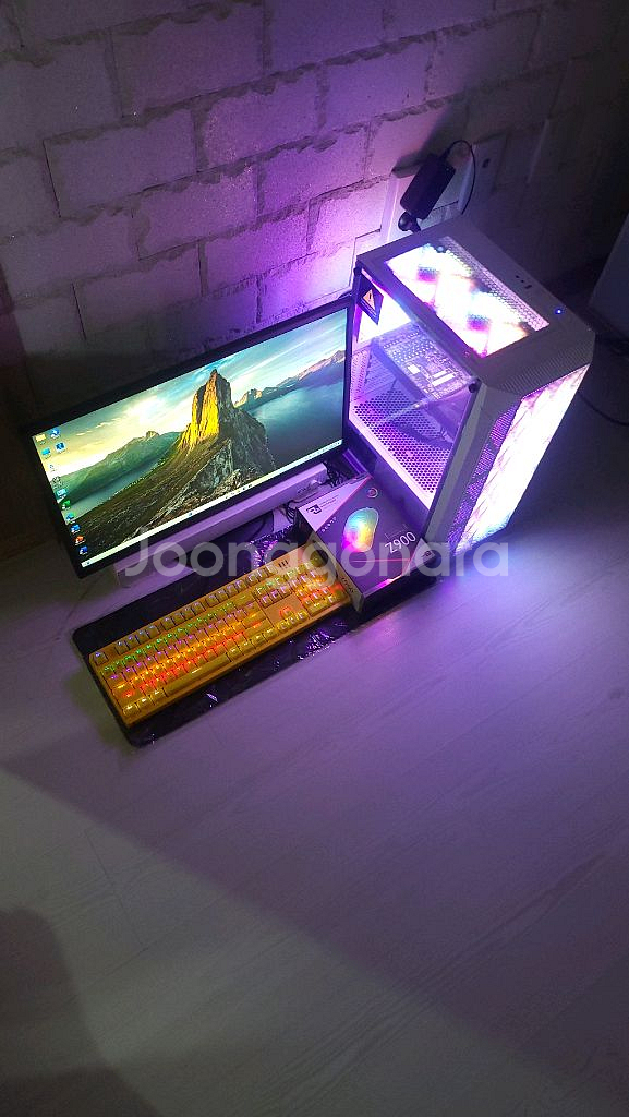 새상품급 성능좋은 컴퓨터본체--0