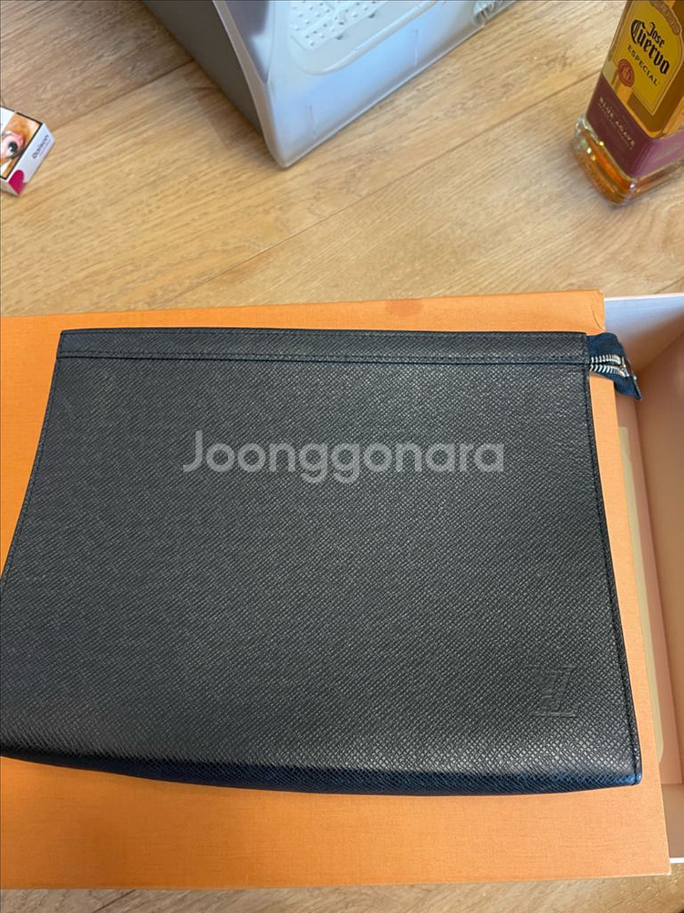 루이비통 포쉐트 보야주 타이가MM--0