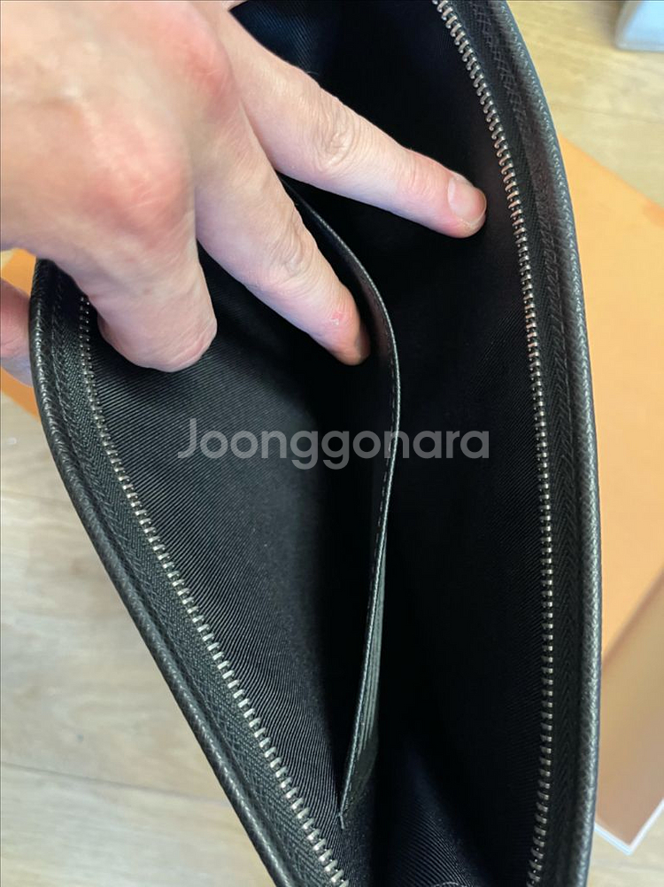 루이비통 포쉐트 보야주 타이가MM--5