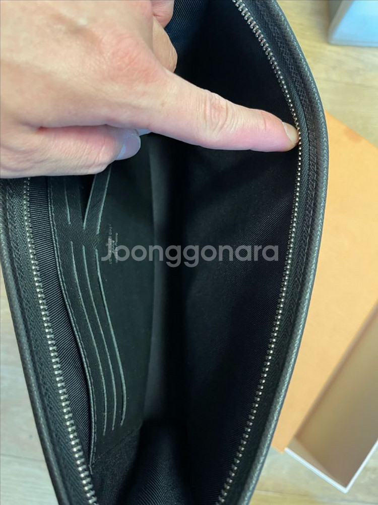 루이비통 포쉐트 보야주 타이가MM--6