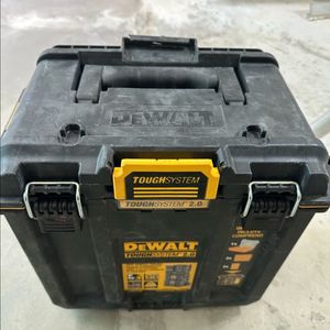 디월트공구함 dwst08035-1 판매합니다