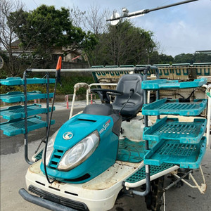 구보다 8조식 이앙기