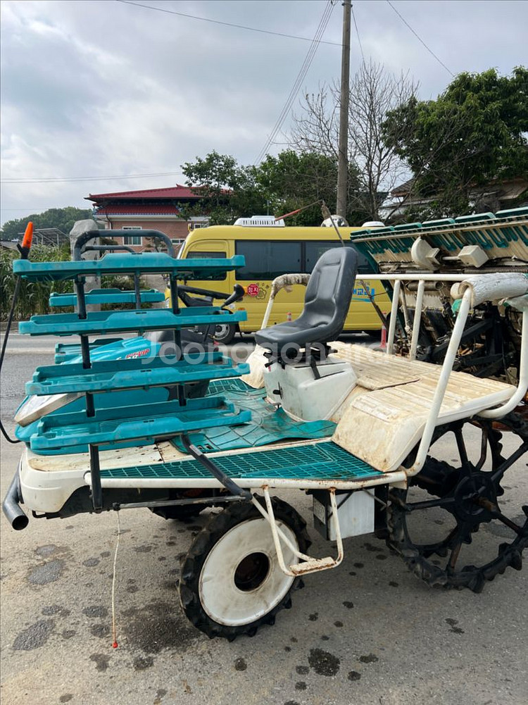 구보다 8조식 이앙기--1