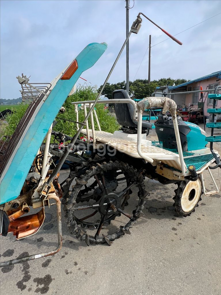 구보다 8조식 이앙기--3