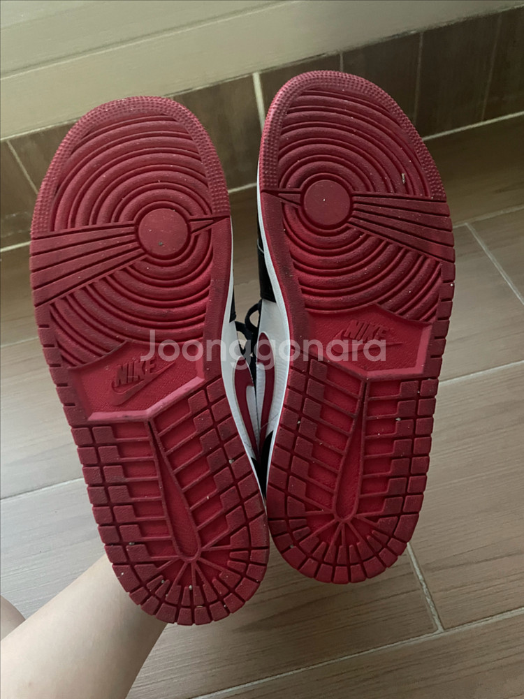 조던 1 미드 짐레드 블랙 화이트 554724-122--2