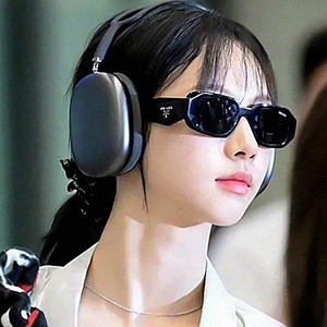 프라다 심볼 선글라스 카리나 브루노마스 이동휘 다수 착