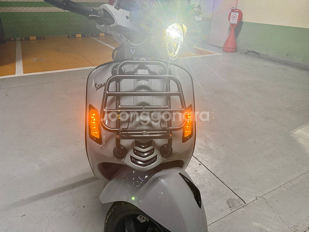 베스파 GTS300 슈퍼테크 민트급 판매합니다.--7