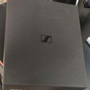 젠하이저 hd660s 헤드폰 팝니다.