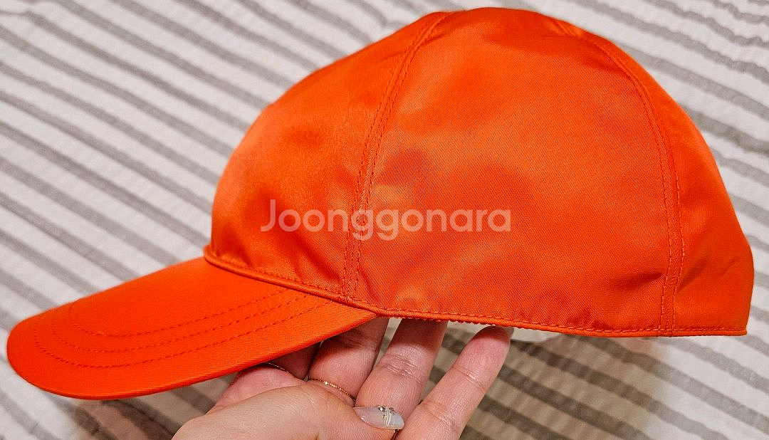 정품 프라다 삼각로고 볼캡 (1회착용 컨디션최상)--3