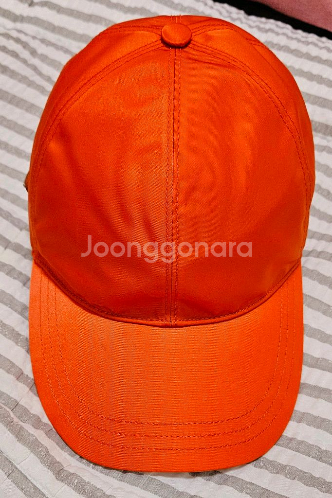 정품 프라다 삼각로고 볼캡 (1회착용 컨디션최상)--4