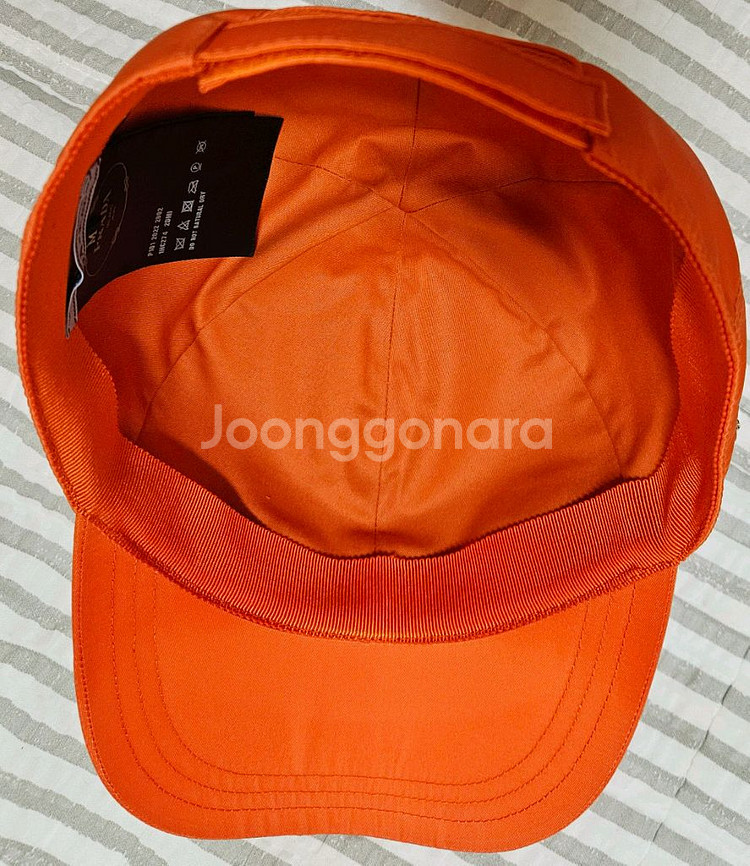 정품 프라다 삼각로고 볼캡 (1회착용 컨디션최상)--9