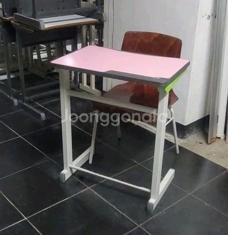 학원책걸상 팔아요.--0
