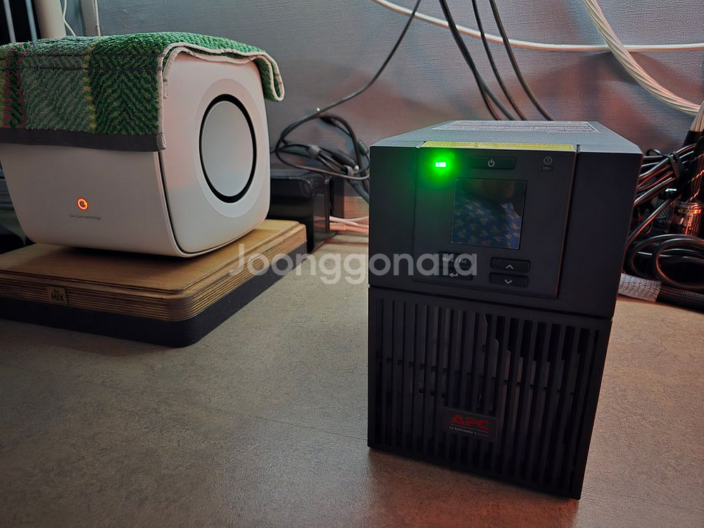 UPS APC SRV1KI-E (900W 230V)--2