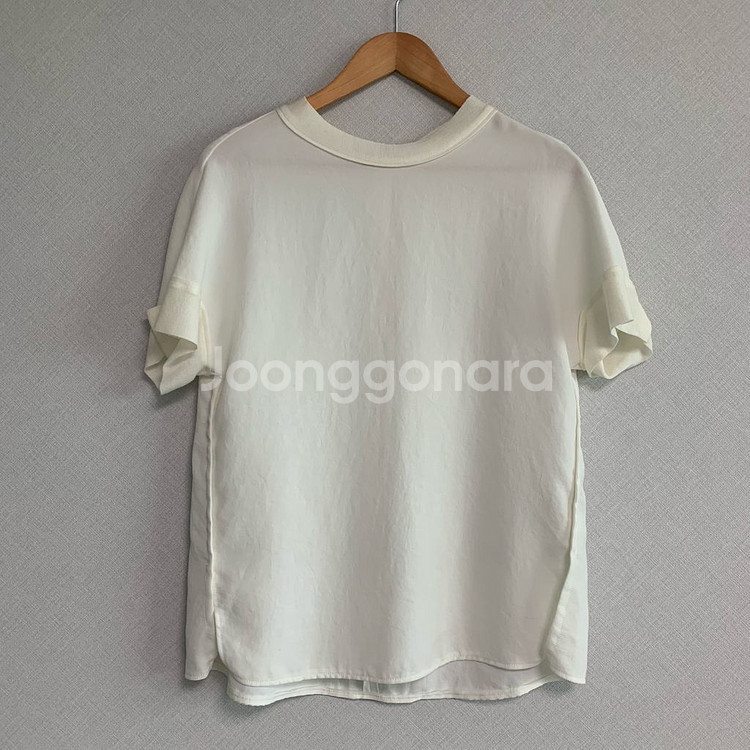 [한섬] 마인 백 진주 버튼 반팔--0