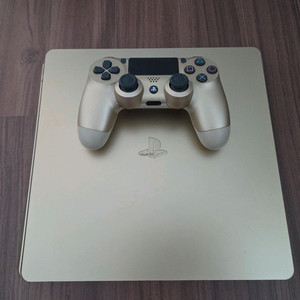 ps4 한정판 금색 500GB + 게임 CD 2개