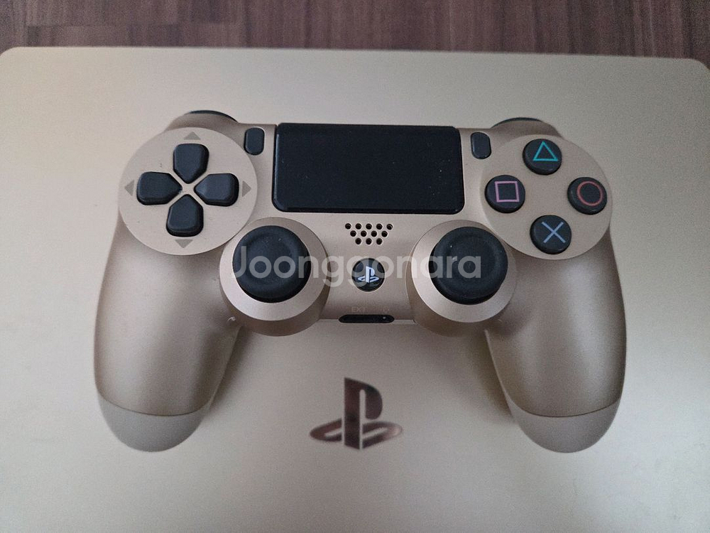 ps4 한정판 금색 500GB + 게임 CD 2개--2