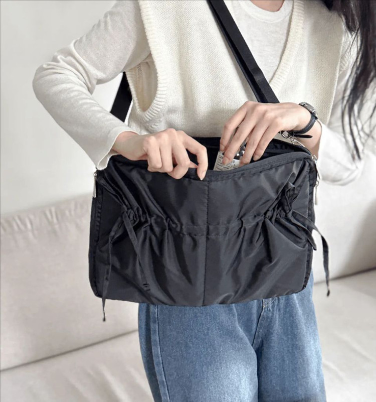 15인치 노트북도 거뜬한 귀여운 6포켓 미니백(텀블벅) 이미지