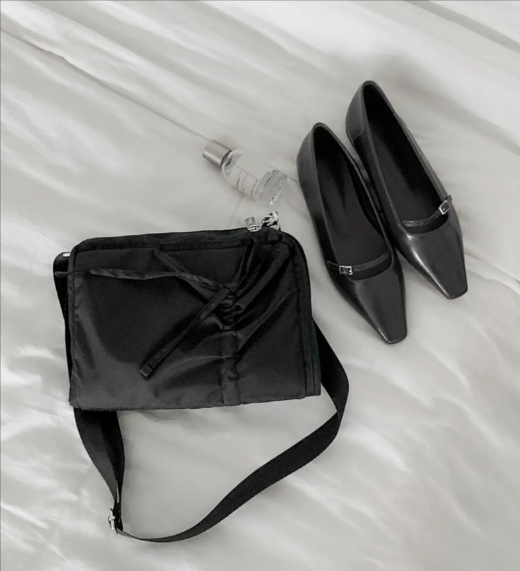 15인치 노트북도 거뜬한 귀여운 6포켓 미니백(텀블벅) 이미지