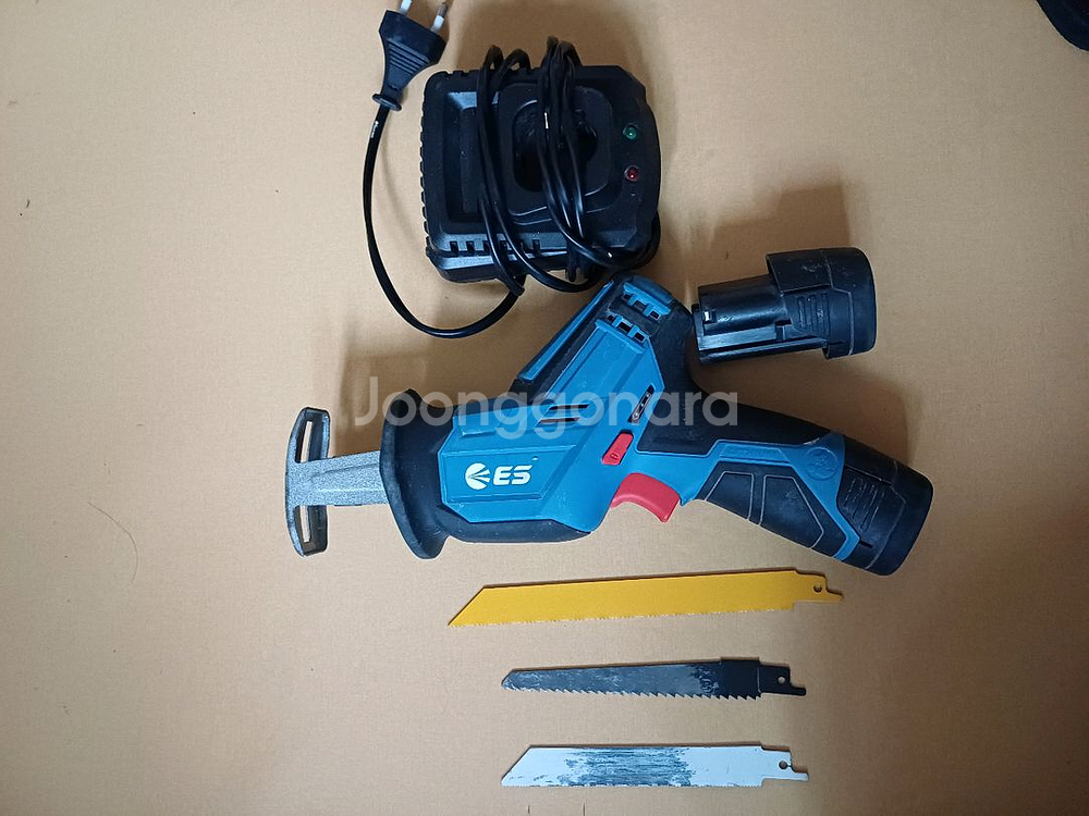 es산업 12v 핸드컷소 판매합니다--0