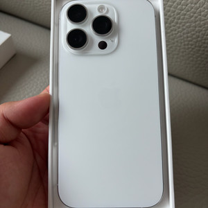 (교신가능)아이폰16 Pro 화이트 256GB 팝니다