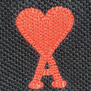 L 아미 블랙 스몰 하트자수 반팔 카라티 BFHPL00