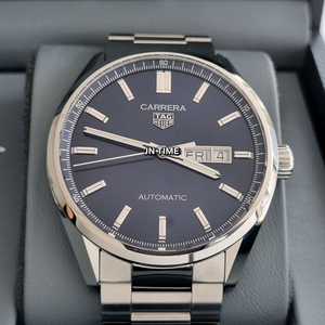 태그호이어 신형 까레라 데이데이트 41mm 청판
