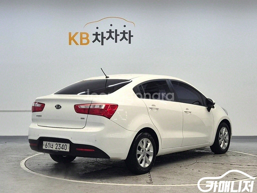 [기아]올뉴프라이드 4DR 1.6GDI 럭셔리 (5인승--8