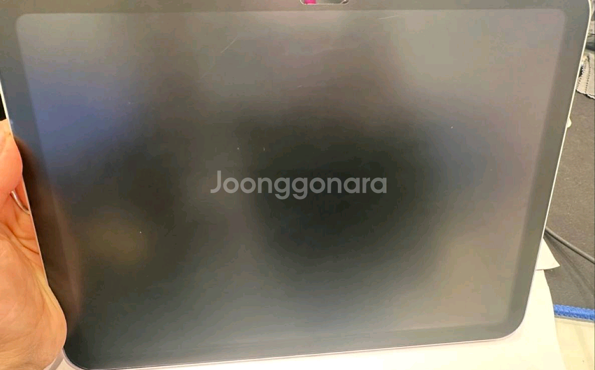 아이패드10세대 wifi 64기가 실버 판매합니다--1