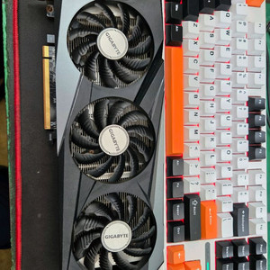기가바이트3팬 rx6600xt 팝니다