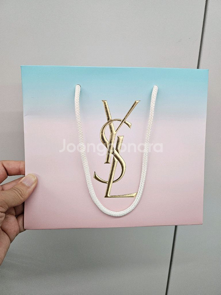 입생로랑 러브컬렉션 뚜쉬에끌라 글로우 팩트 미개봉새제품--3