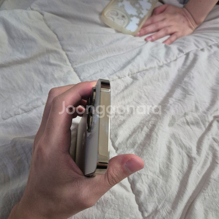 아이폰14pro 1TB(골드) 자급제 s급 기기 팔아요--3