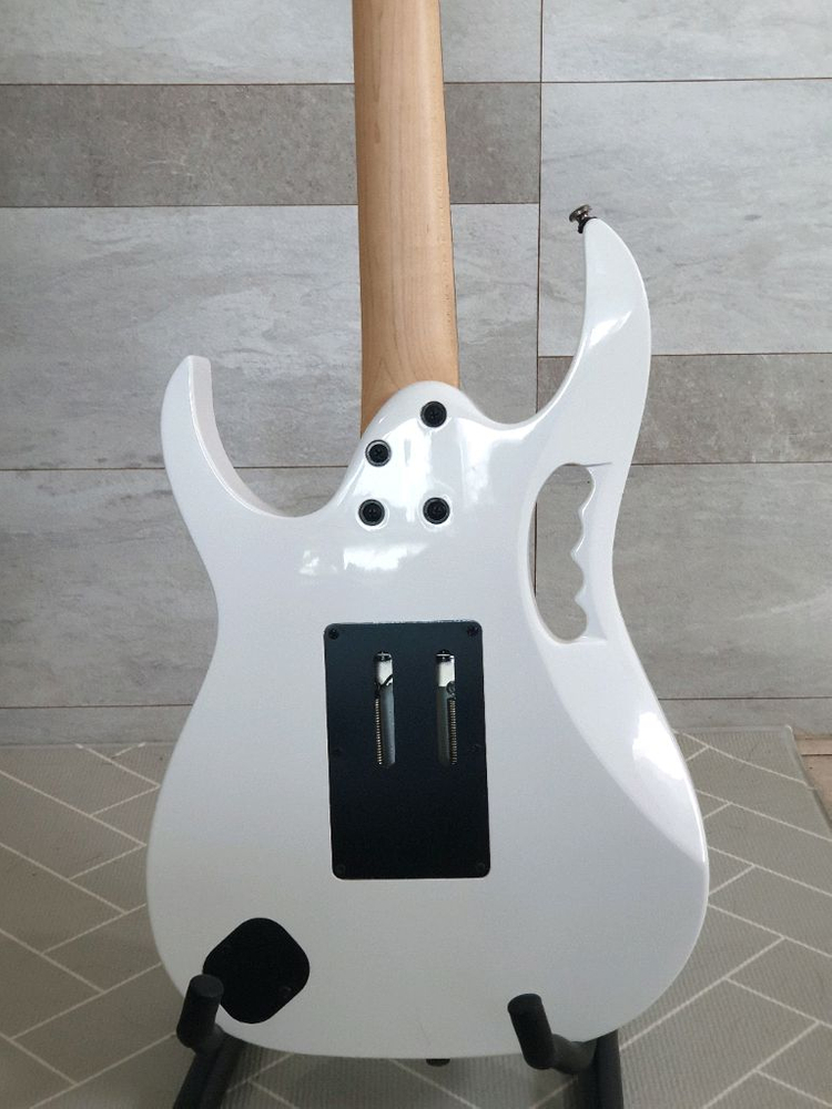 Ibanez 아이바네즈 일렉기타, Fender 앰프 이미지