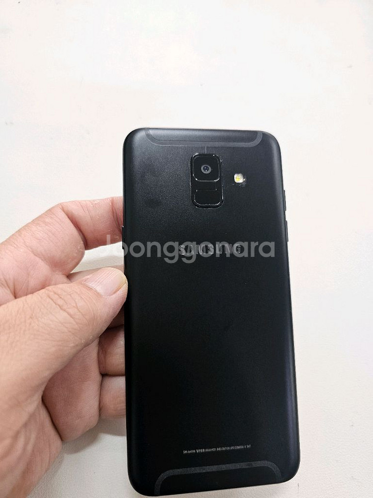갤럭시 A600 블랙 정상공기기--3