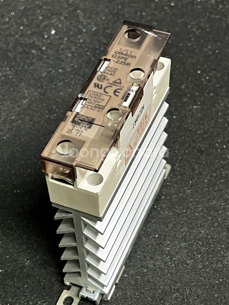 Omron G3PE-225B SSR--0