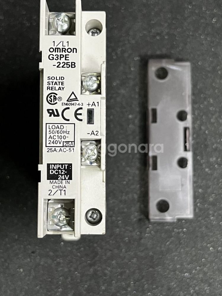 Omron G3PE-225B SSR--2