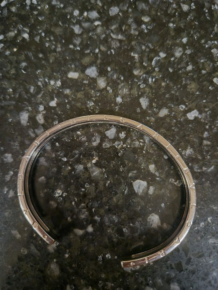 정품 불가리 비제로원 스틸 오픈형 팔찌 ml사이즈--3