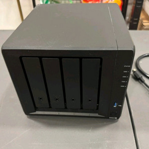 시놀로지 DS923+ 24TB 판매합니다 (램8G 증설