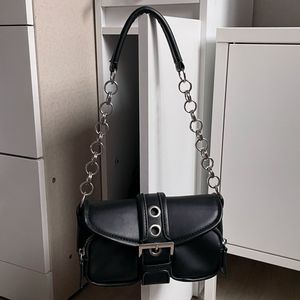 유얼어썸 오링 체인 아일렛 투포켓 벨트백 미니 토트백